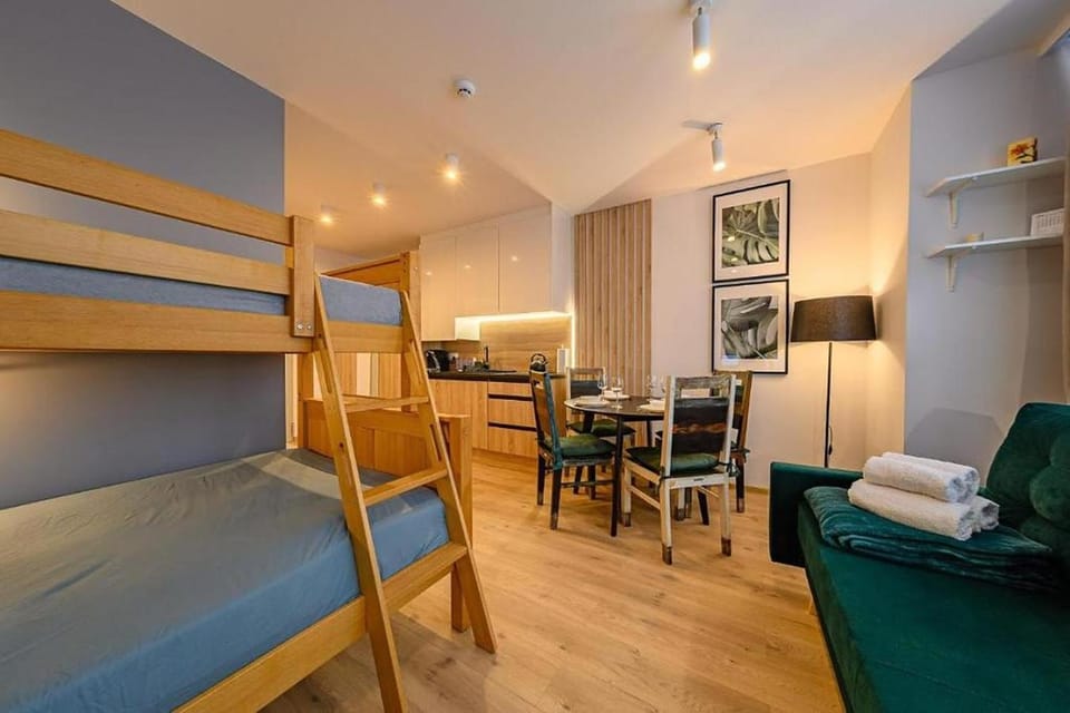 Bed, bunk bed