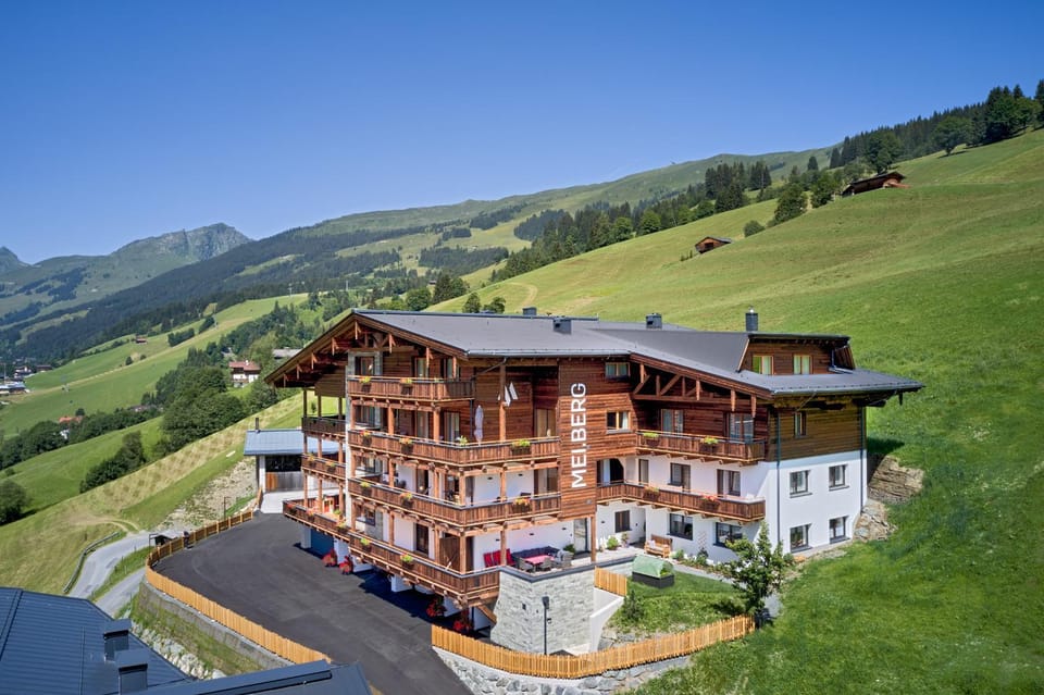 Mei.Berg premium view Appartements Apartment hotel in Salzburgerland