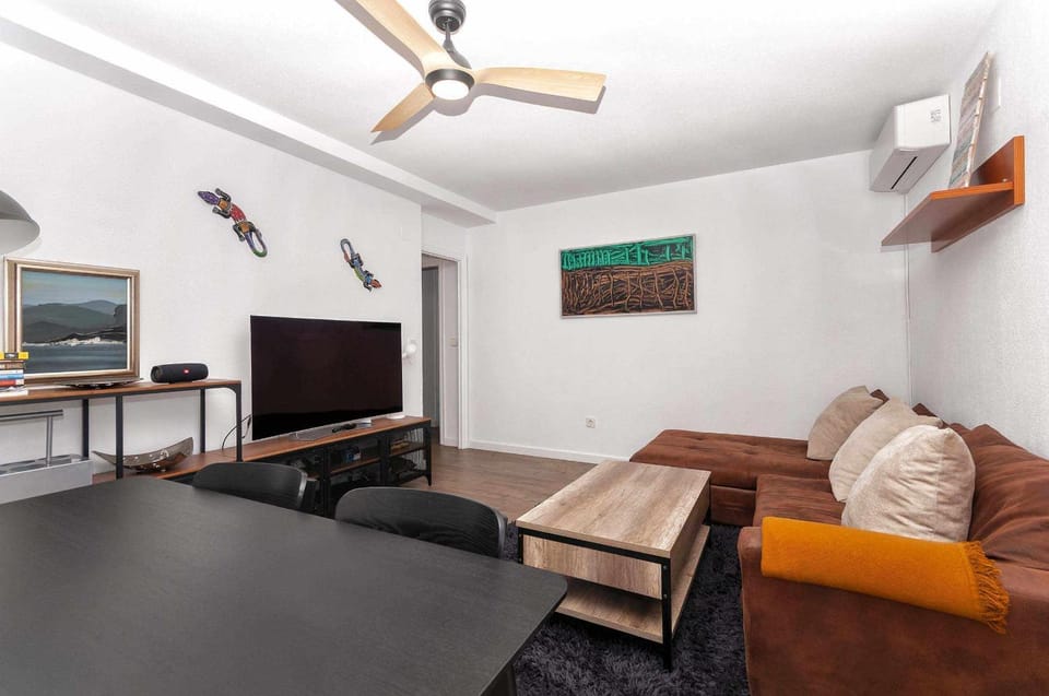 Communal lounge/ TV room, Living room