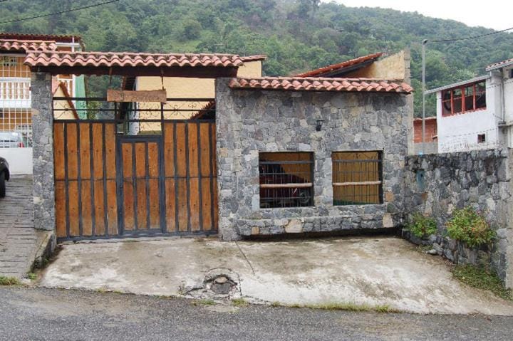 Property building, Day, Natural landscape, Mountain view