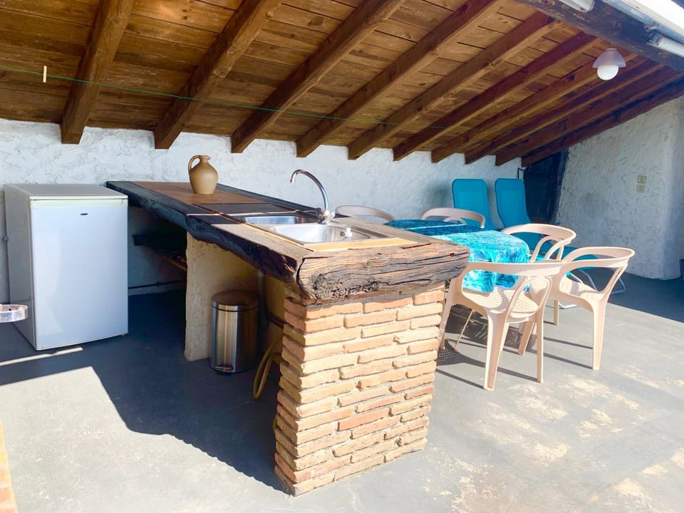 BBQ facilities, Kitchen or kitchenette, Dining area