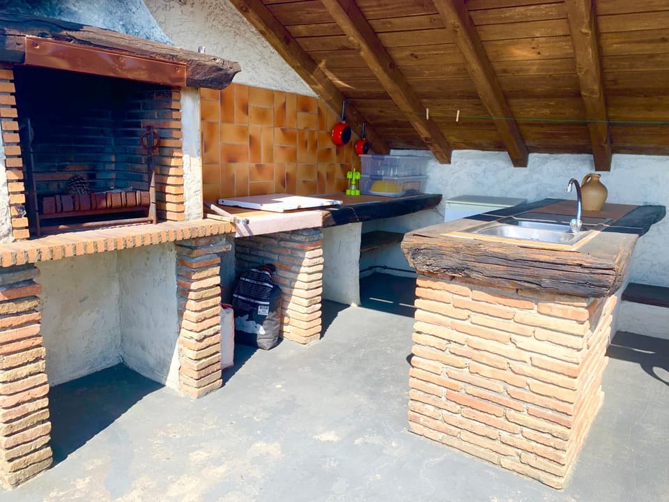 BBQ facilities, Balcony/Terrace, Kitchen or kitchenette