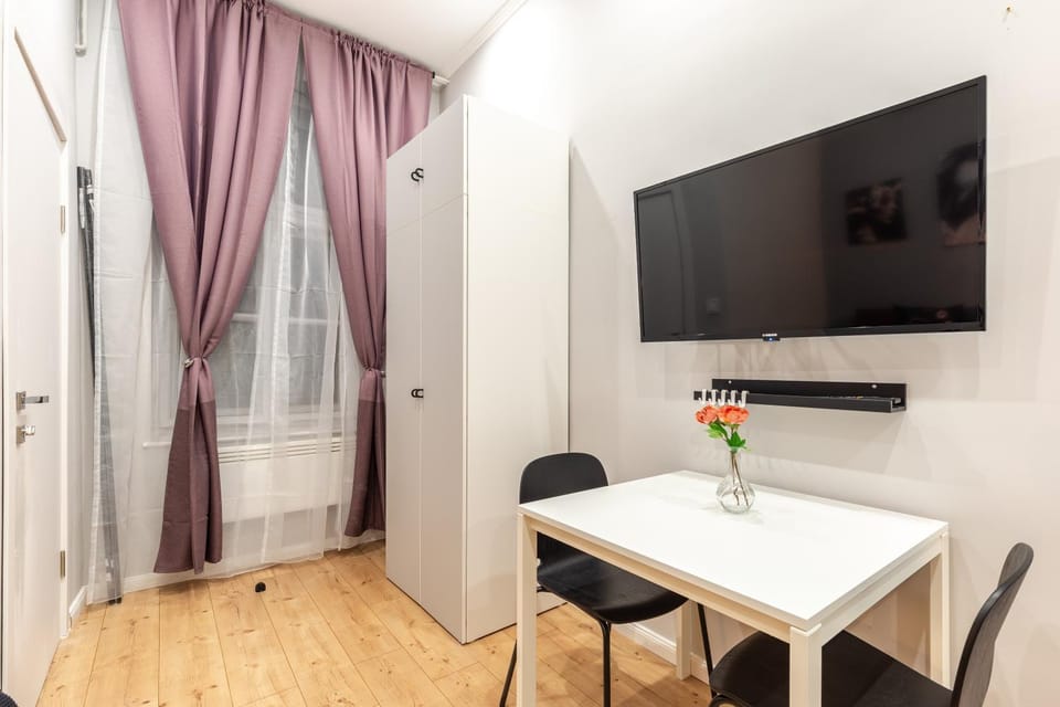 TV and multimedia, Living room, Evening entertainment, hair dresser, wardrobe