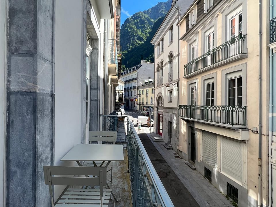 Au coeur de Cauterets, T2 + alcôve. 4P. Apartment in Cauterets
