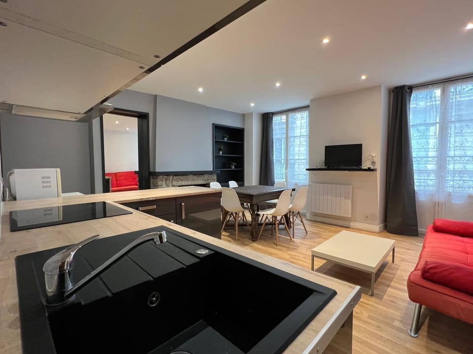 Au coeur de Cauterets, T2 + alcôve. 4P. Apartment in Cauterets