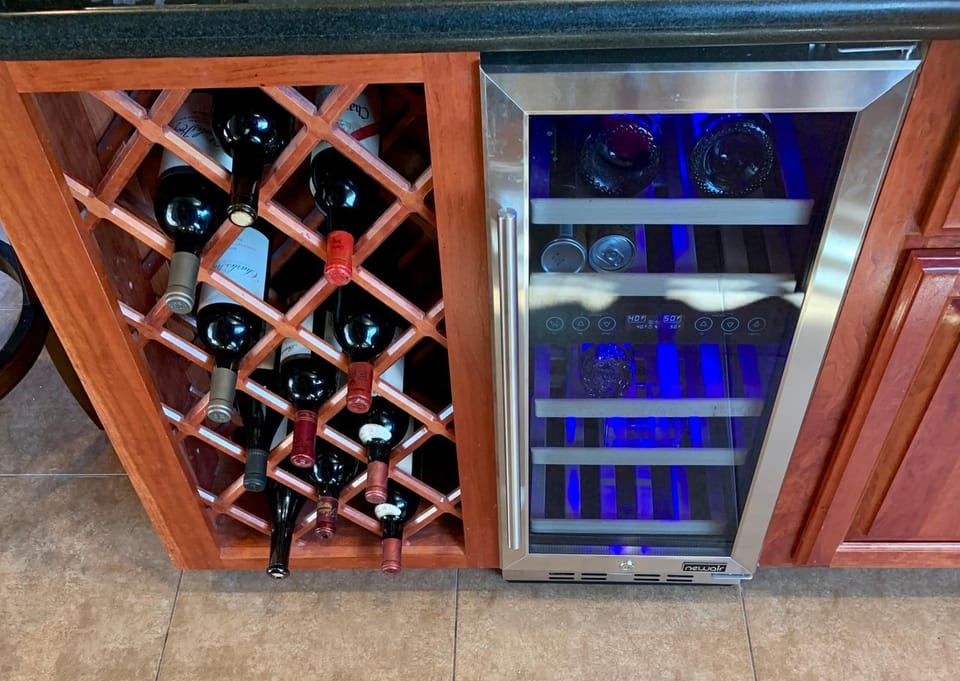 Stunning 3,400 sq ft Lake House w Boat Dock, Sauna, Steam Shower, and More House in Clearlake Oaks