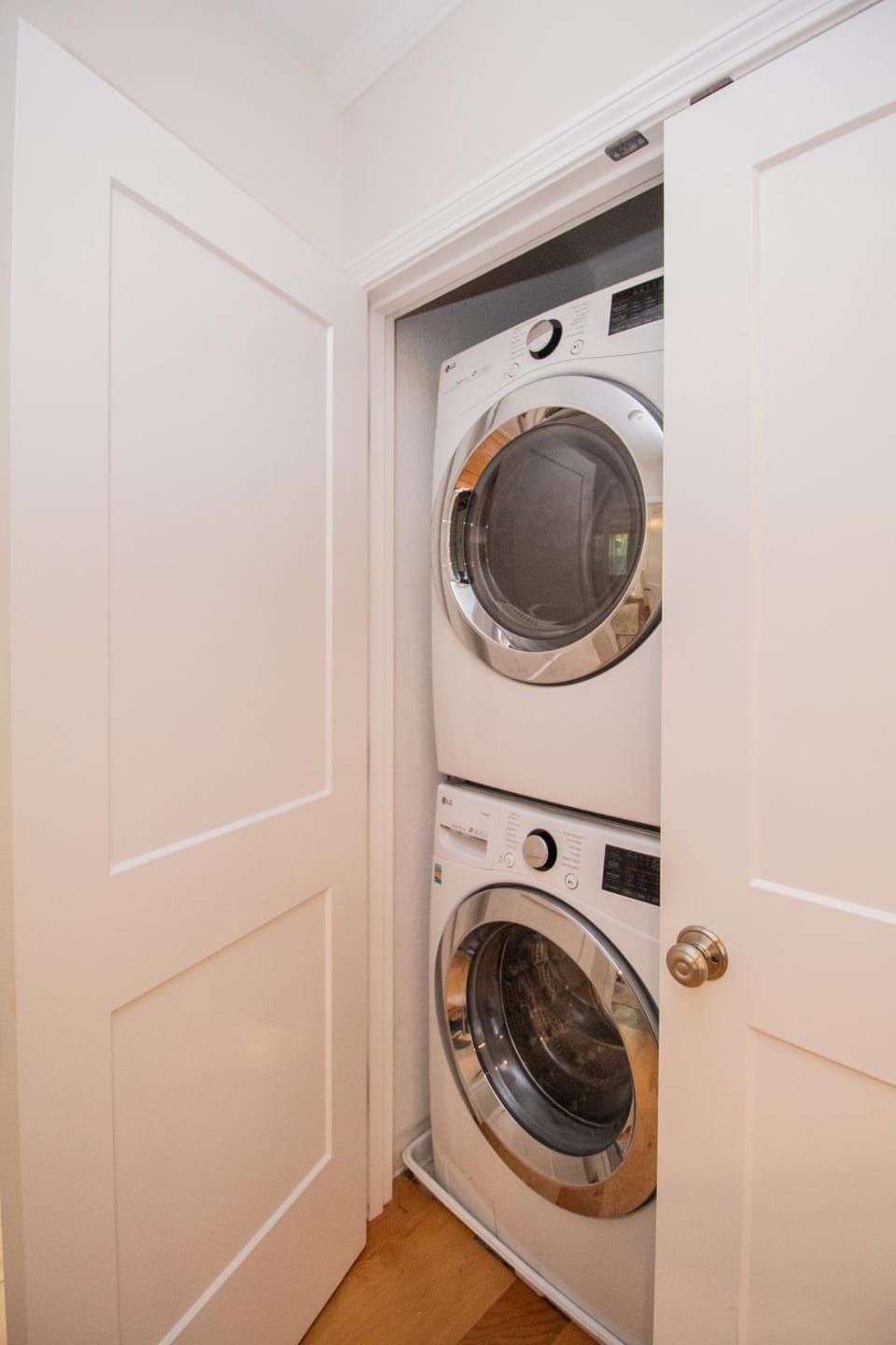 Stylish 2BR w Full Kitchen, Laundry & Cen Air Apartment in Boston