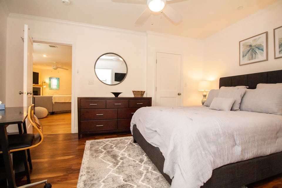 Stylish 2BR w Full Kitchen, Laundry & Cen Air Apartment in Boston