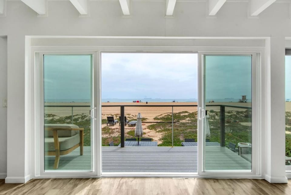 Beachfront Condo on A LowKey Beach Apartment in Sunset Beach
