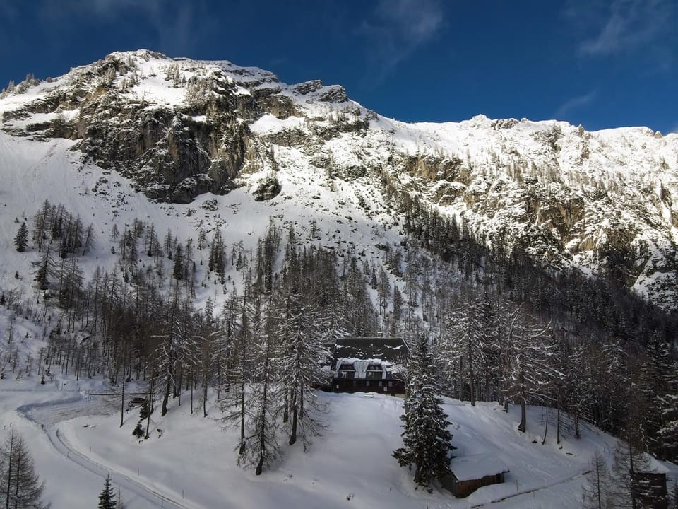 Natural landscape, Winter, Garden, Balcony/Terrace, Hiking, Mountain view