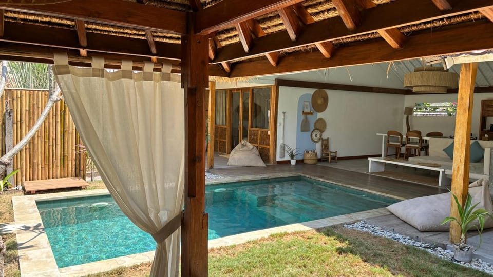 Day, Natural landscape, Pool view, Swimming pool, sunbed