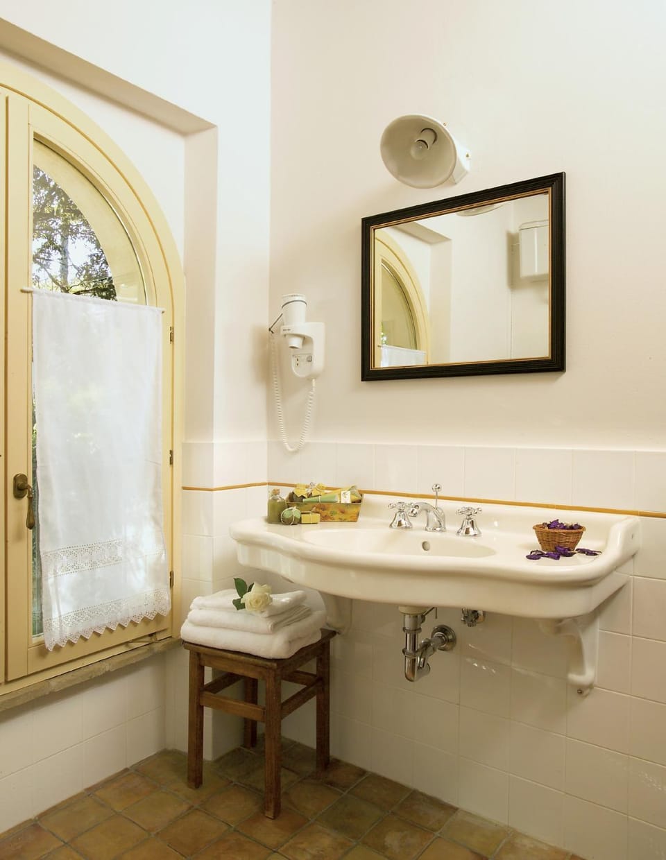 Shower, Toilet, Bathroom, Decorative detail