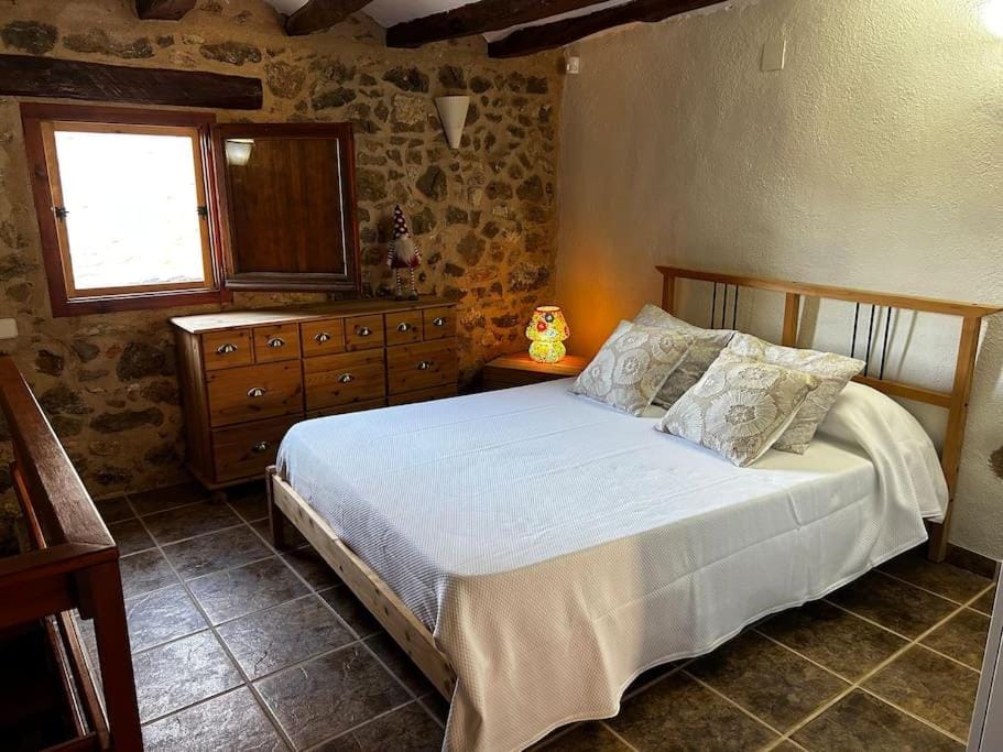 Rural Stone House with wood fireplace House in Costa Daurada