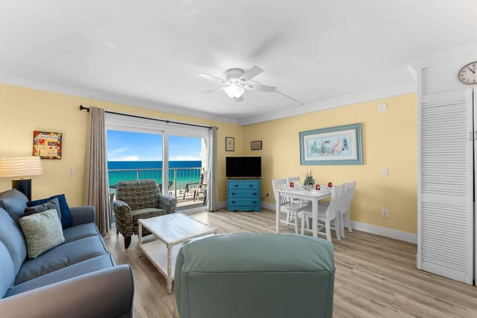 The Summit 726 House in Upper Grand Lagoon