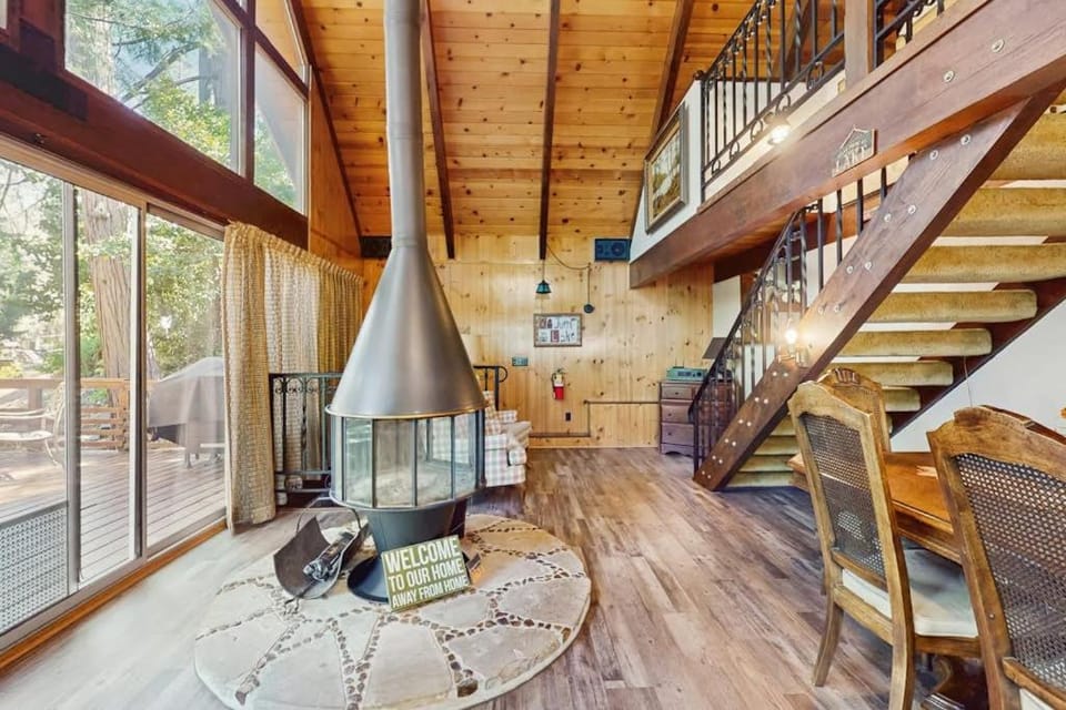 Retro Cabin Cabin in Lake Arrowhead
