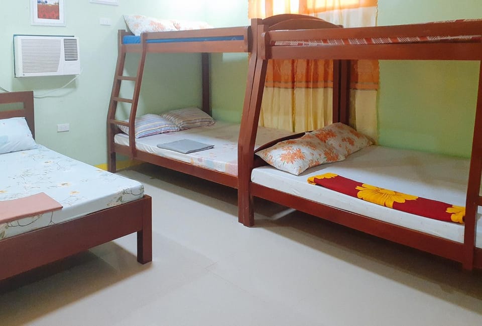 Photo of the whole room, Bedroom, bunk bed
