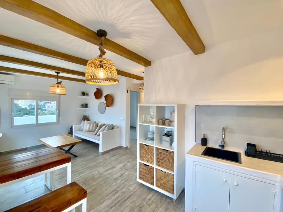 Living room, Dining area