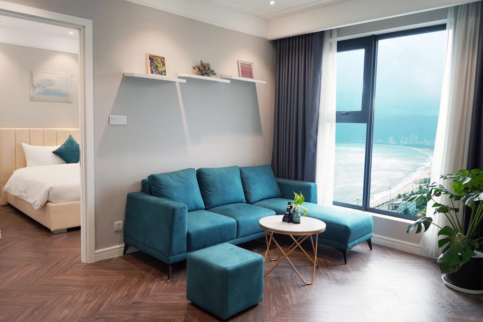 Natural landscape, Living room, Photo of the whole room, Seating area