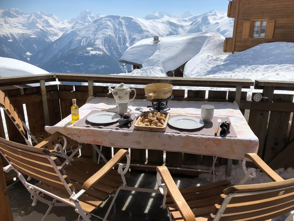 Balcony/Terrace, Mountain view