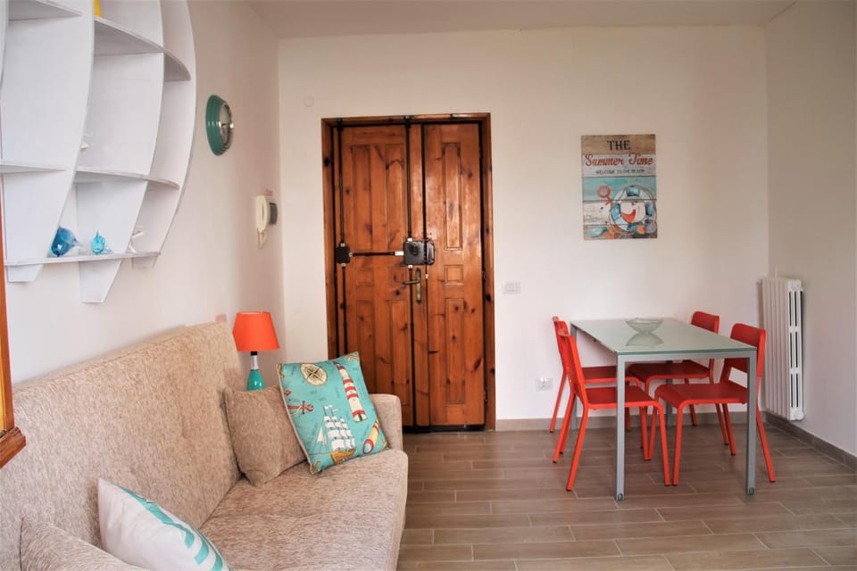 Communal lounge/ TV room, Living room, Lounge or bar, Seating area, Dining area, Lunch