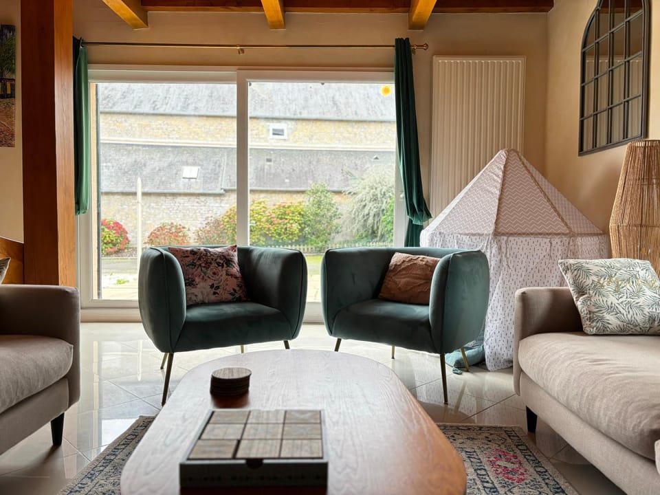 Living room, Seating area