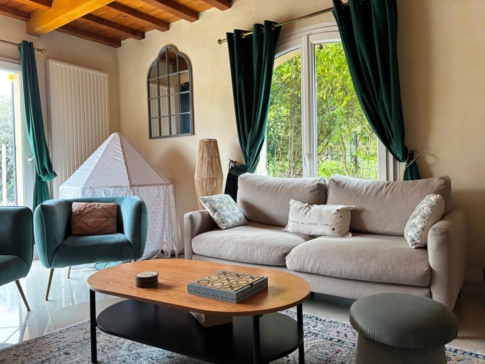 Living room, Seating area