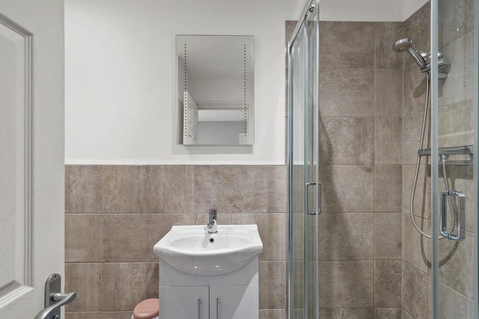 BridgeCity Modern Holiday Condo in Maidstone - f8 Apartment in Maidstone