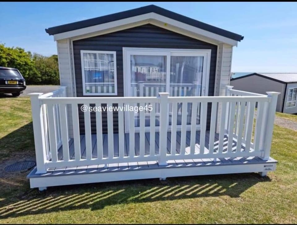 Property building, Balcony/Terrace