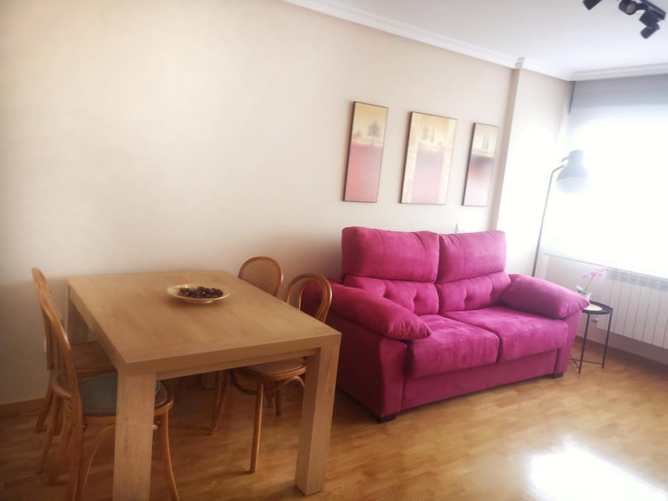 TV and multimedia, View (from property/room), Living room, Seating area, Dining area, Street view