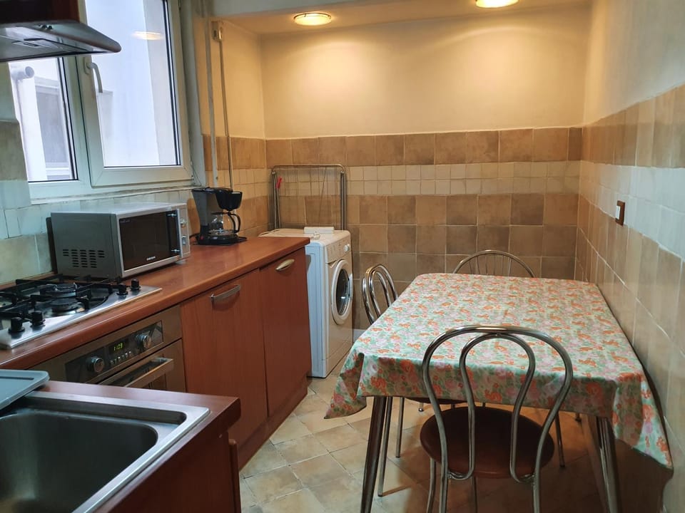 2 rooms unirii Apartment in Bucharest