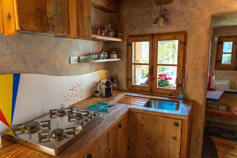 Kitchen or kitchenette, Living room