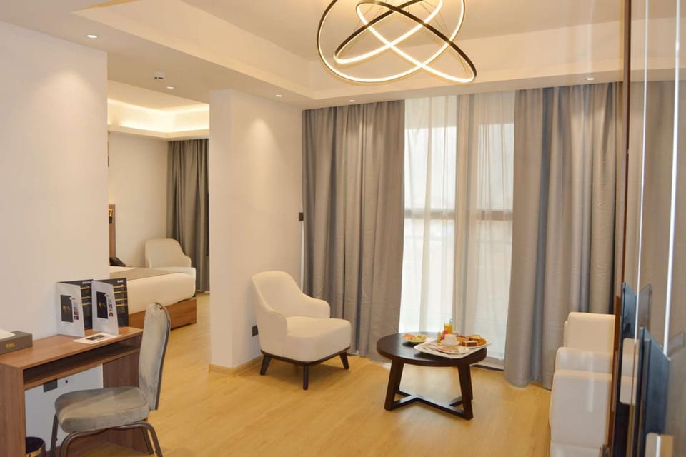 Living room, Dining area, Breakfast