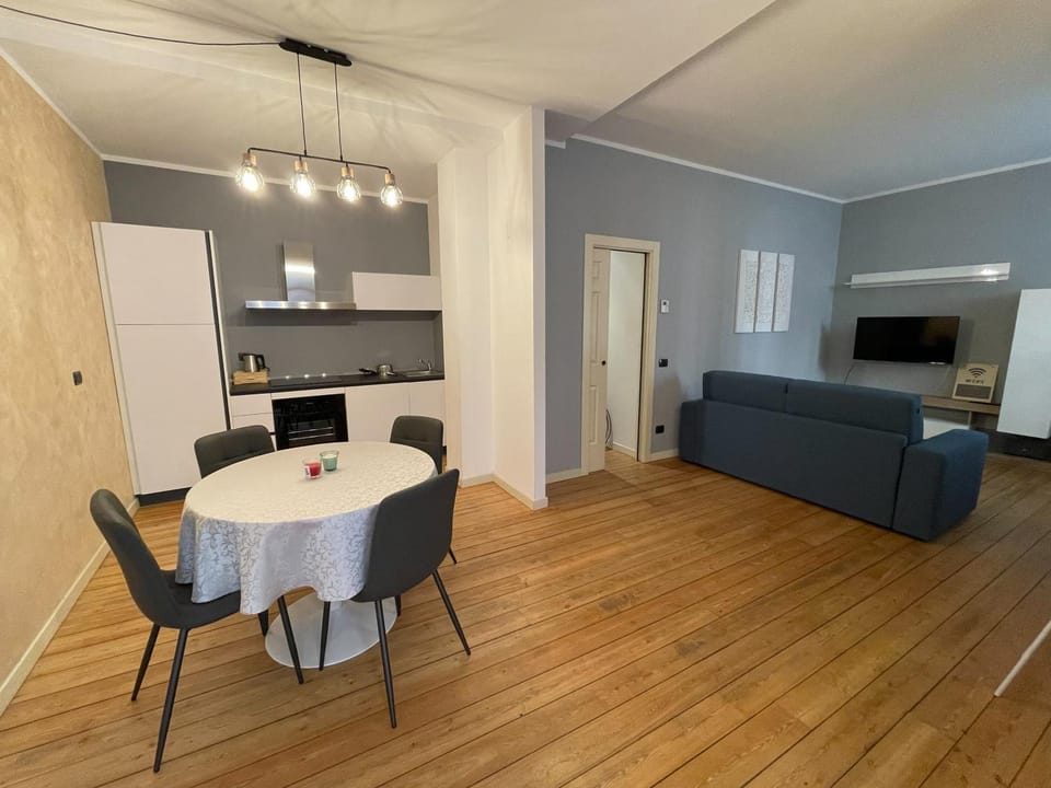 Kitchen or kitchenette, Living room, Dining area