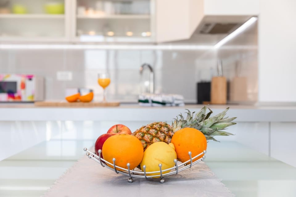 Kitchen or kitchenette, Food and drinks