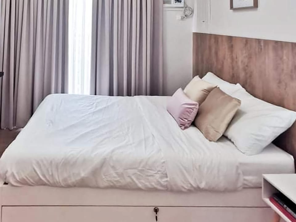 SHERISSE' CONDO @ THE LOOP WITH WIFI,CABLE AND HOT & COLD SHOWER, Apartment hotel in Cagayan de Oro