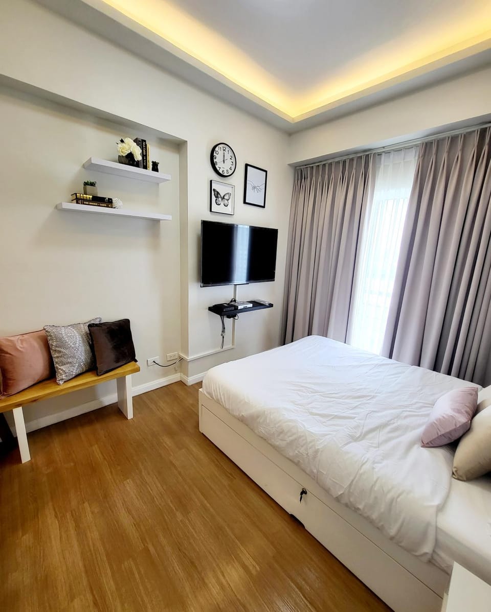 SHERISSE' CONDO @ THE LOOP WITH WIFI,CABLE AND HOT & COLD SHOWER, Apartment hotel in Cagayan de Oro