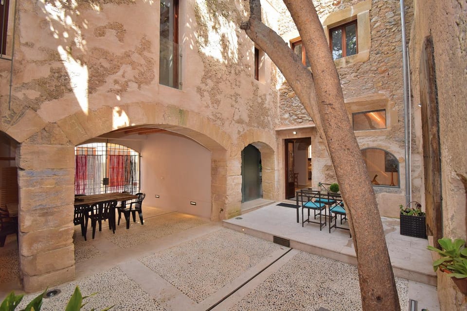 Patio, Off site, Day, Garden, Balcony/Terrace, Garden view