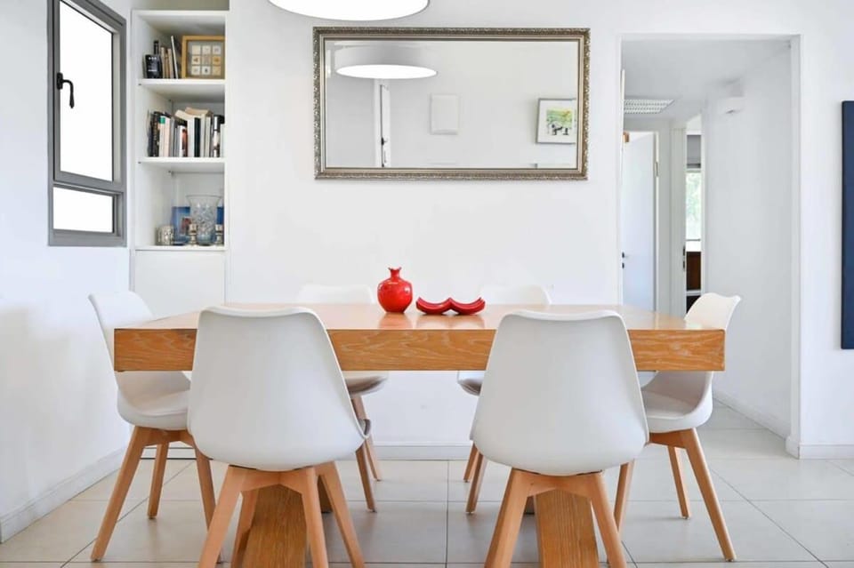 Bright 2BR Apartment in Amsterdam st by HolyGuest Apartment in Tel Aviv-Yafo