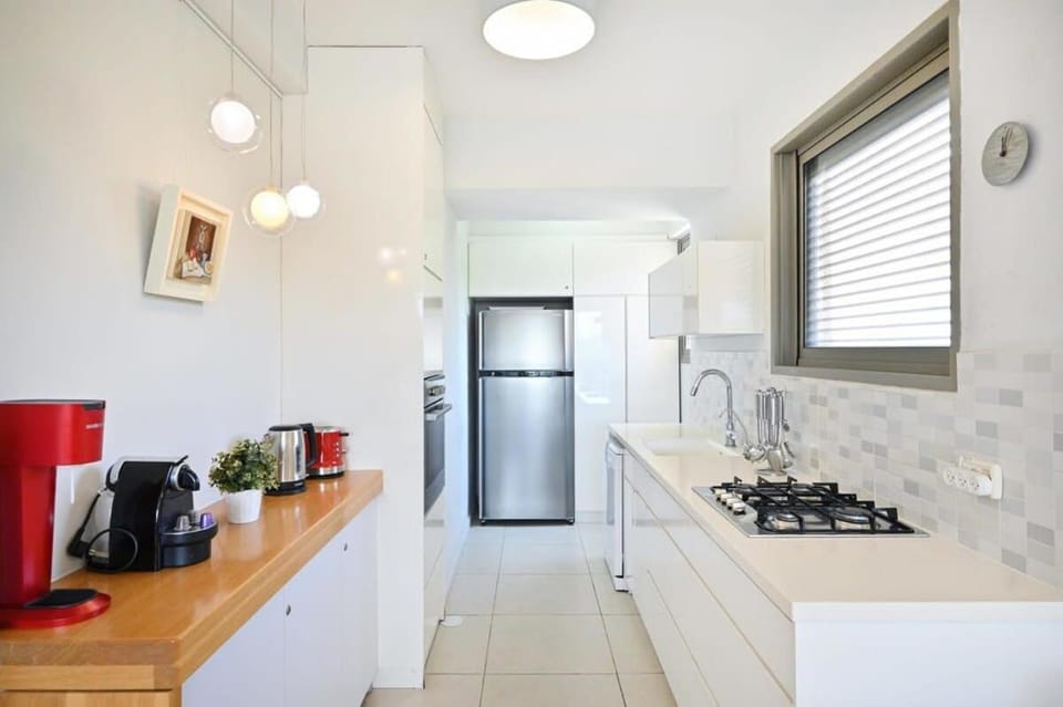 Bright 2BR Apartment in Amsterdam st by HolyGuest Apartment in Tel Aviv-Yafo