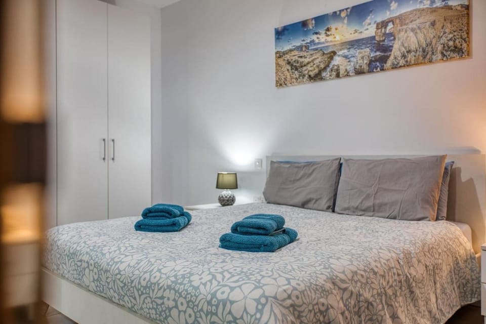 Modern 3-bedroom apartment Pieta Apartment in Malta