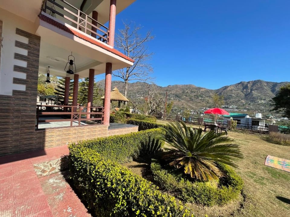 Garden view, Mountain view