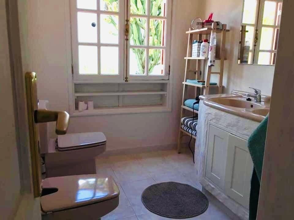 Bathroom, bidet
