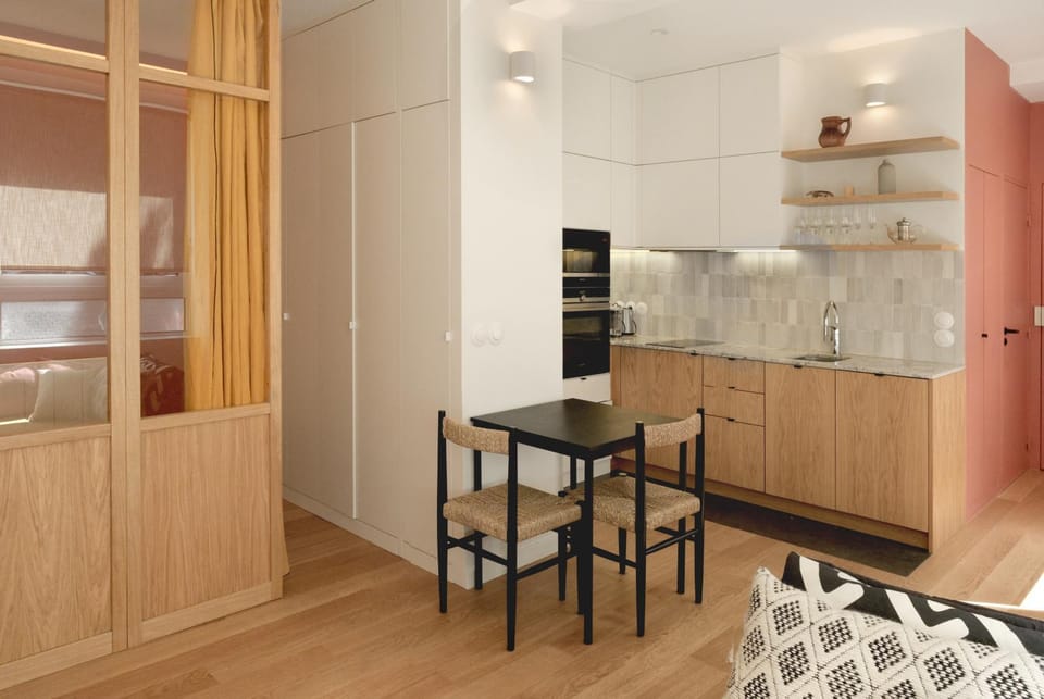 Suite confortable sur le canal Saint-Martin / République Apartment in Paris