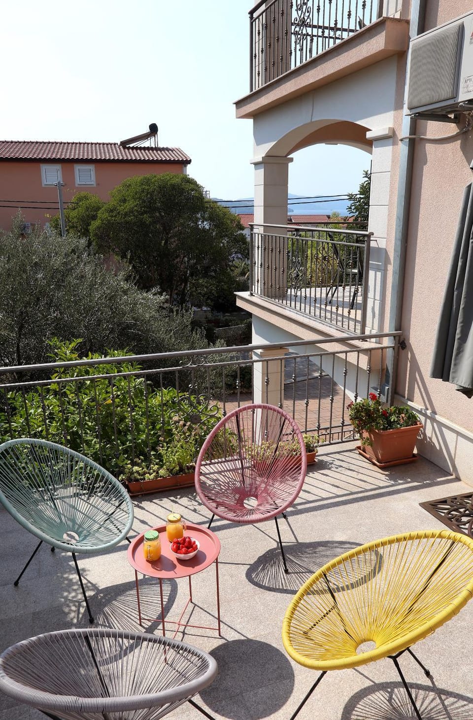Vila Kuzmanić Apartment in Okrug Gornji