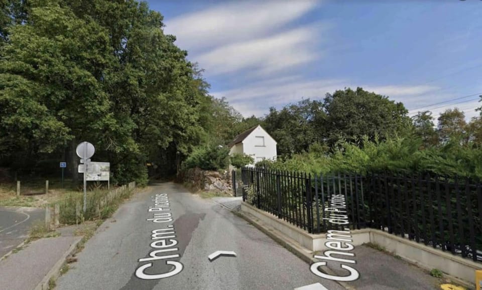 Day, Neighbourhood, Natural landscape, Cycling, Street view