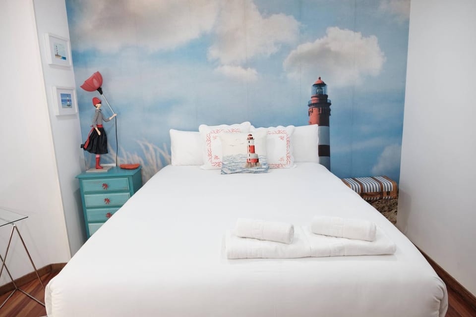 Bed, Photo of the whole room, Decorative detail