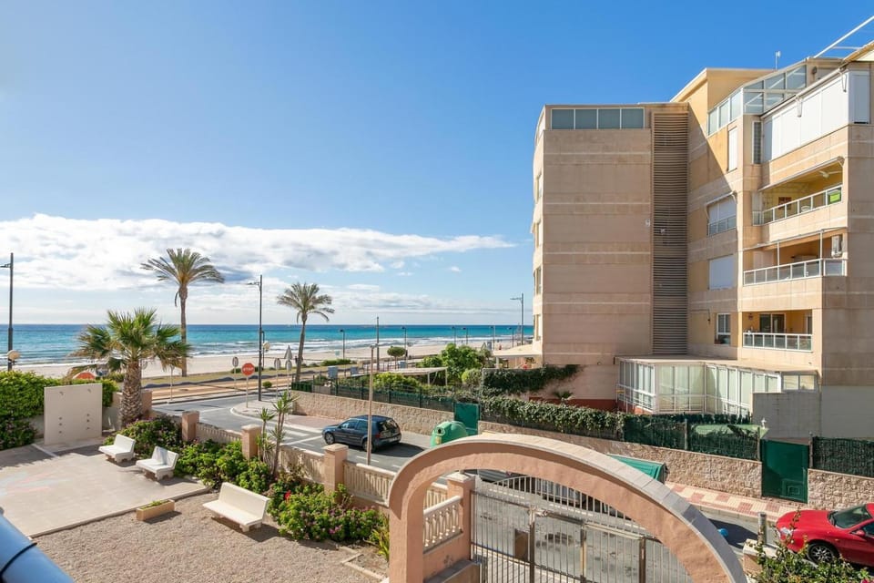 Neighbourhood, Beach, Sea view