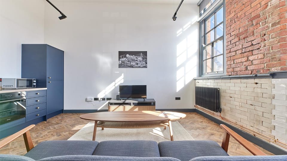 TV and multimedia, Living room, Seating area, Dining area