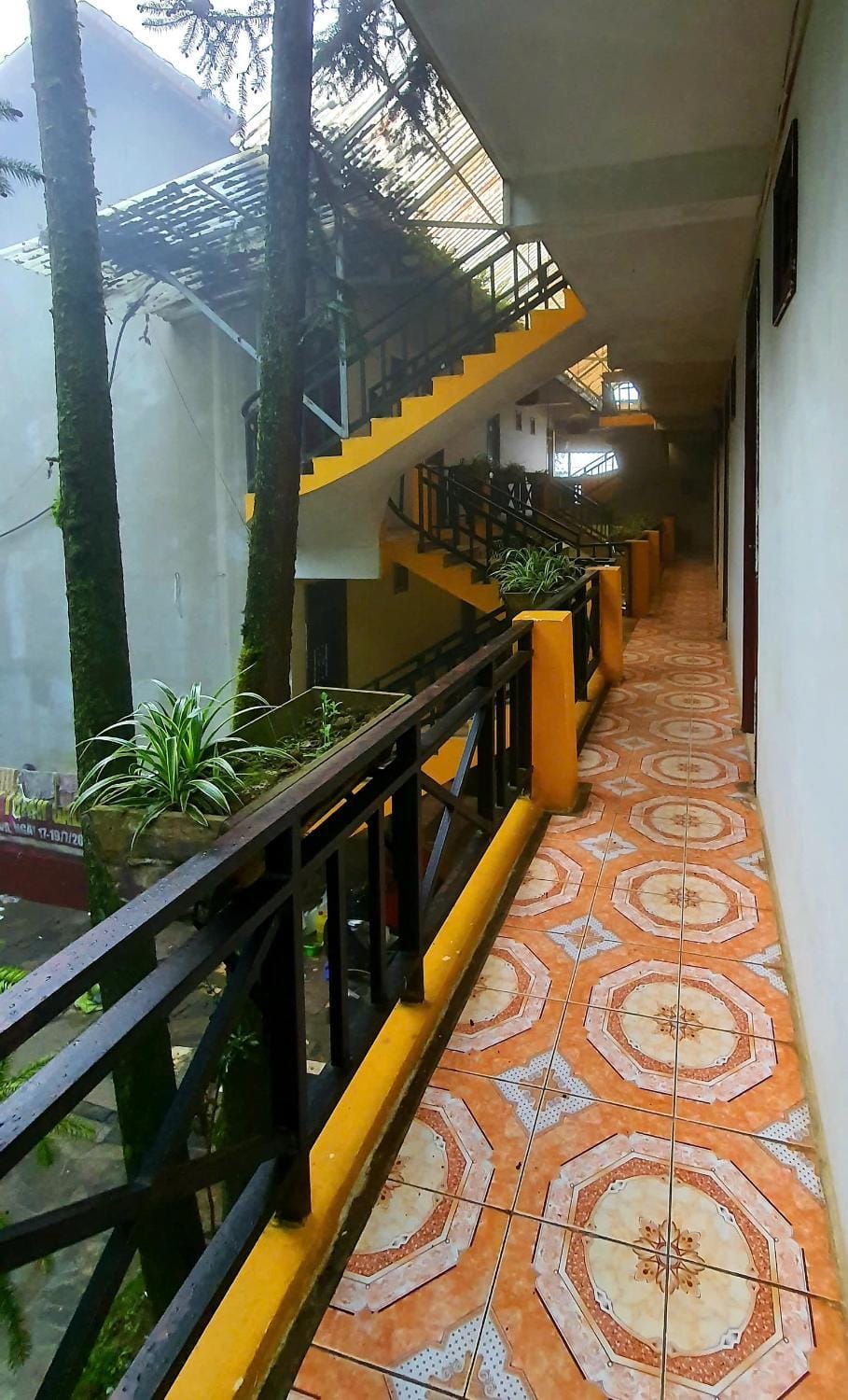 Quiet street view, Inner courtyard view