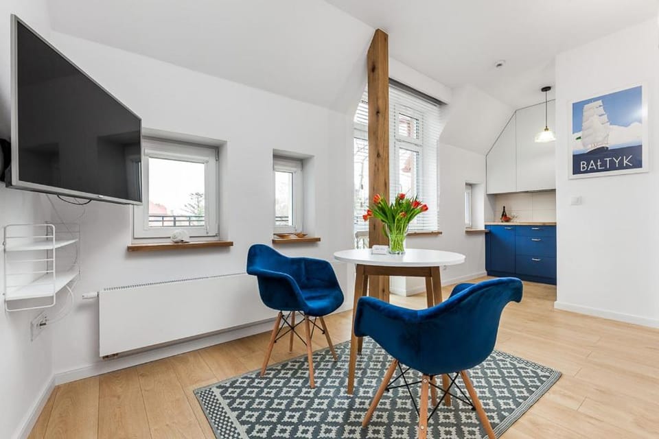 Communal lounge/ TV room, TV and multimedia, Kitchen or kitchenette, Living room, Seating area, Dining area, Evening entertainment